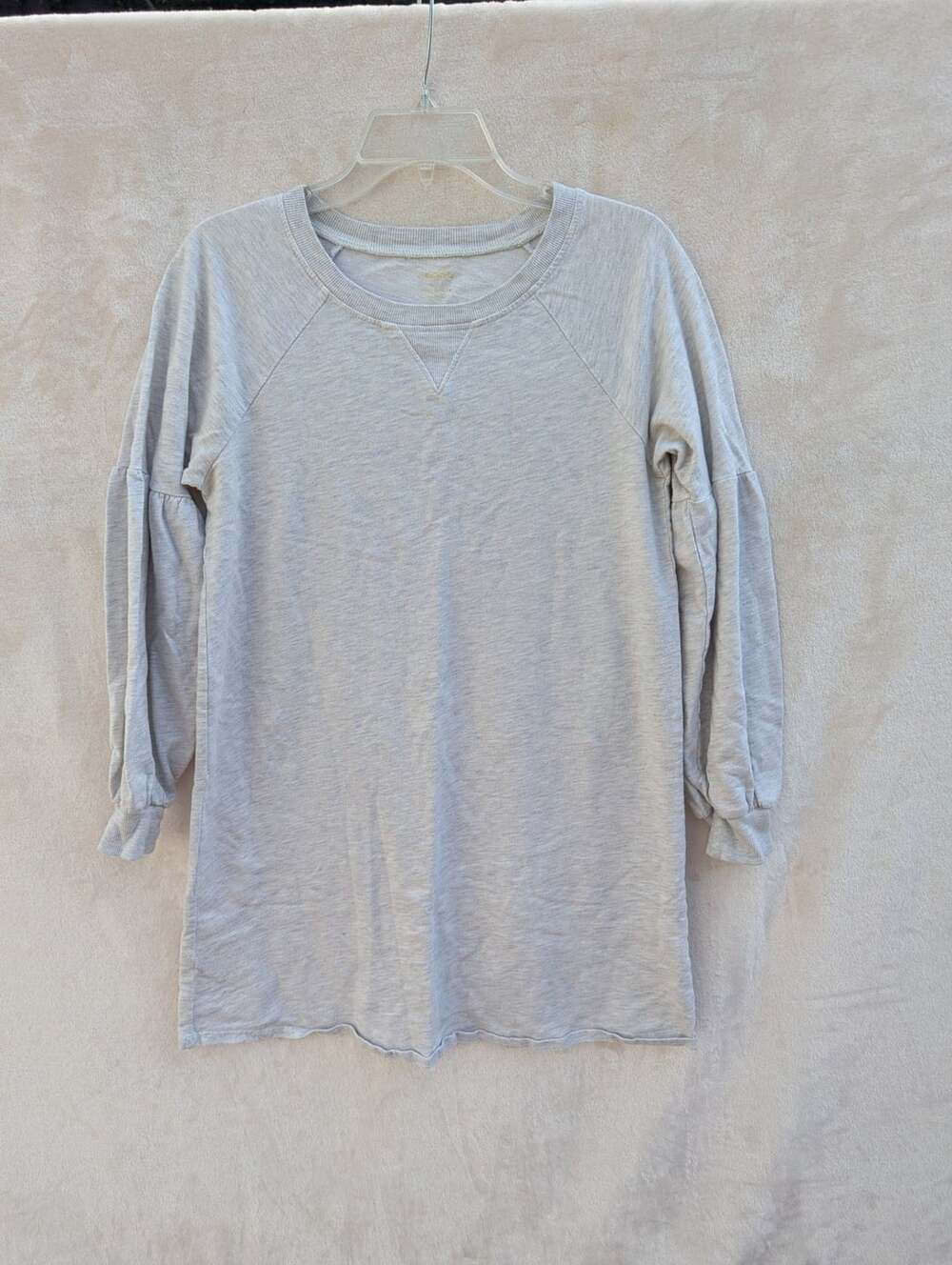 Free People Light Gray Knit Long Sleeve Sweatshirt with Gathered Sleeve Details